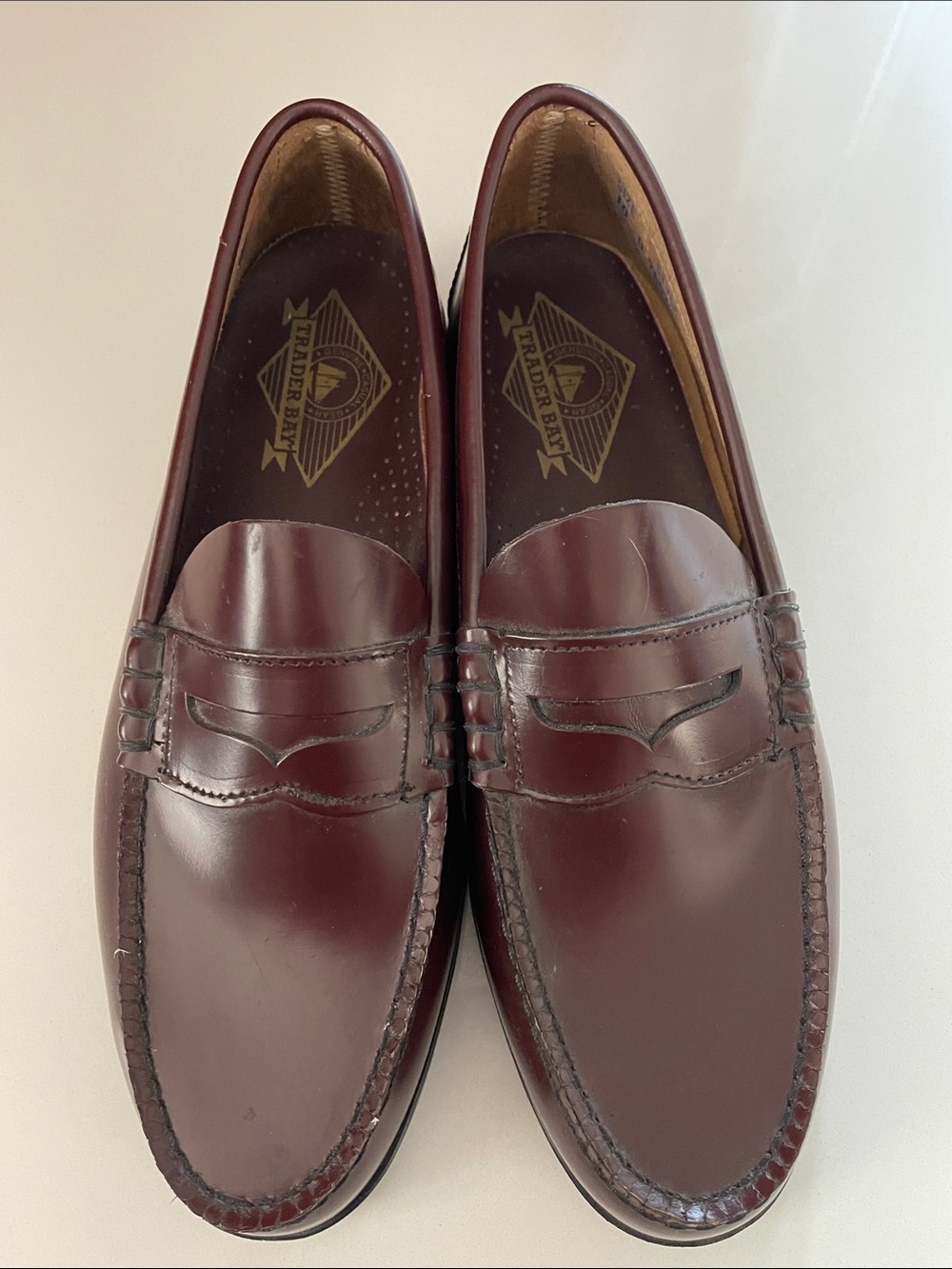 Trader Bay Men’s Penny Loafers in Burgundy Brown Leather Size 10 M